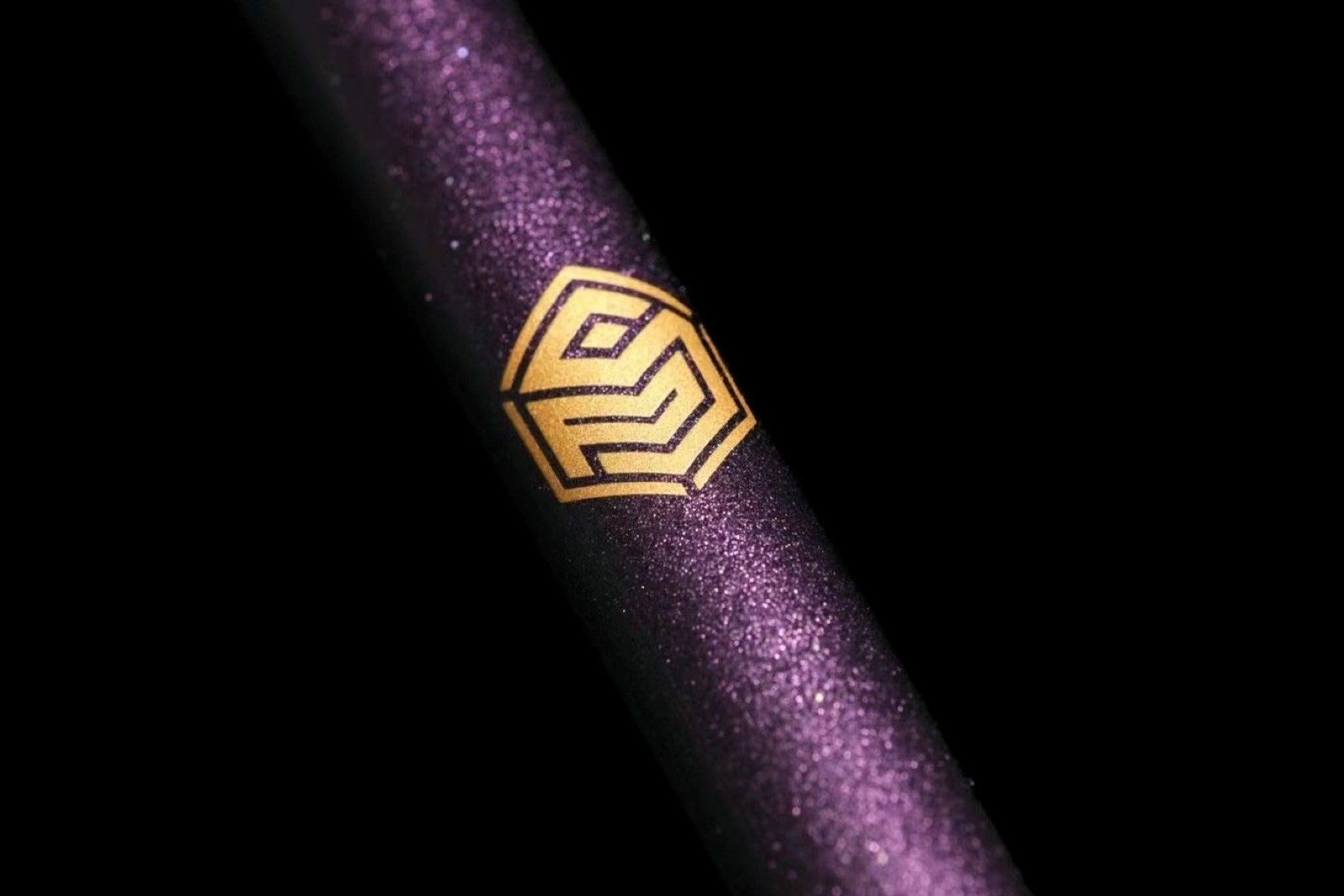 LUNAR VIOLET